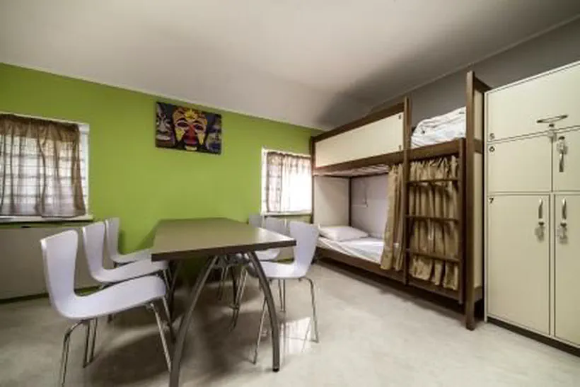 Eight-bed room (3rd floor)